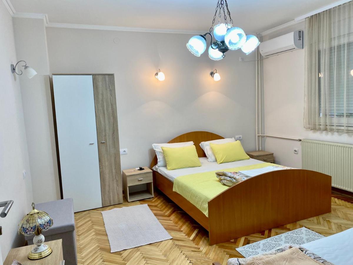 Apartamento de 64 m2, 2 quarto(s) e 1 banheiro(s) em Tutunovic Podrum Nis Exterior foto